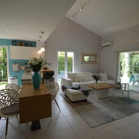 Vila Les Treilles De Grimaud